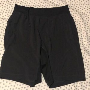 Men’s Lululemon - T.H.E Short. 9” Inseam Linerless